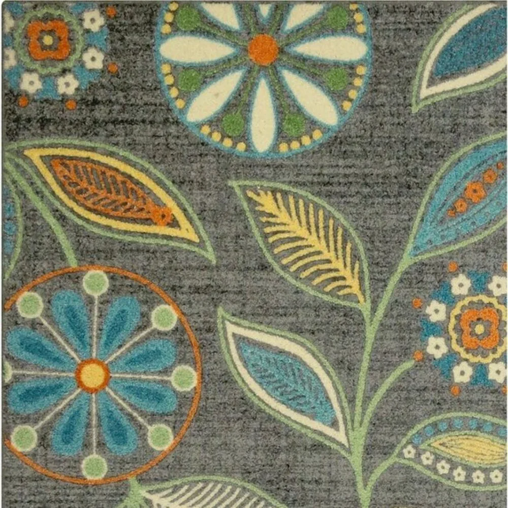 2.6 x 3.10 ft Reggie Floral Area Rug, Non-Skid Accent Carpet for Entry & Home
